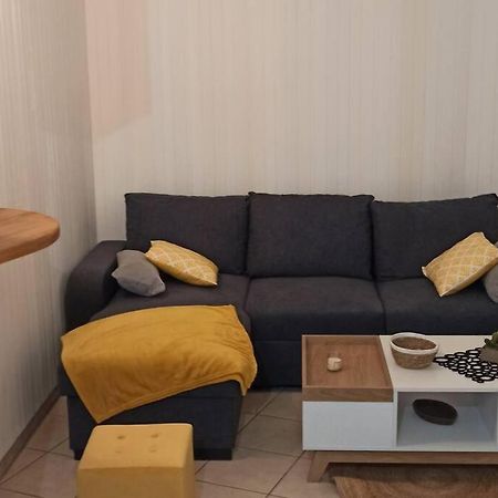 Petite Maison De Bourg Proche A84 Ducey-Les Cheris Exteriör bild